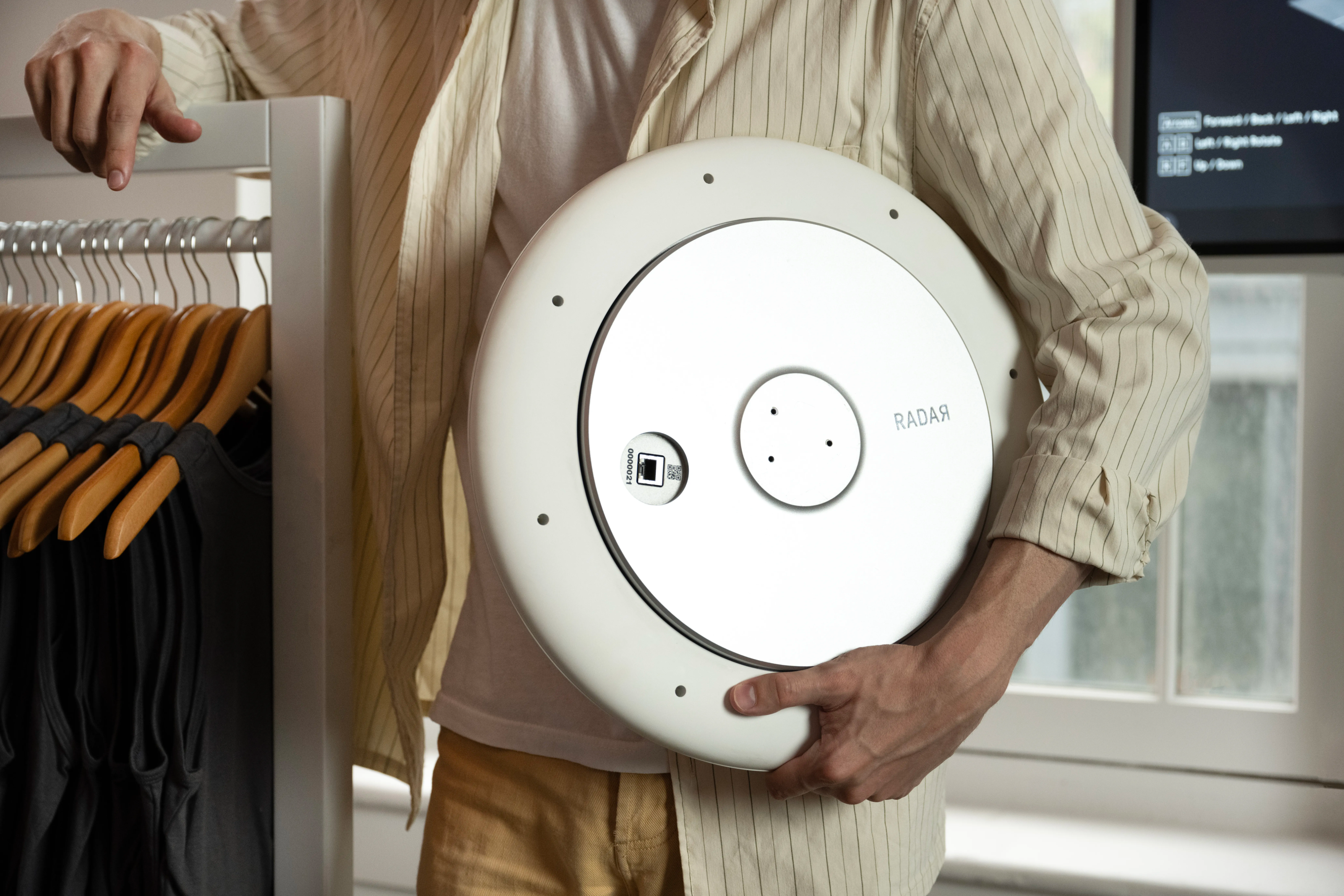 Radar technology in a retail store